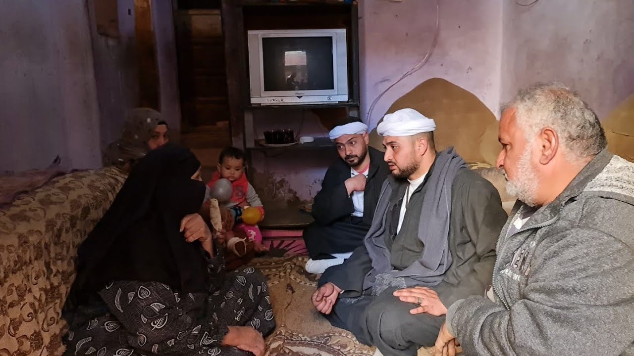 الجاموسه الوالده دي غاليه اوي علي الحاجه لدرجة انها عيطت والتوأمان بيشتروها منها في حلقة شراء