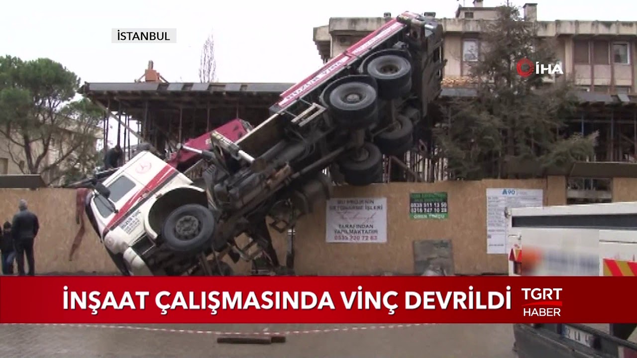 Kadıköy'de Vinç Devrildi