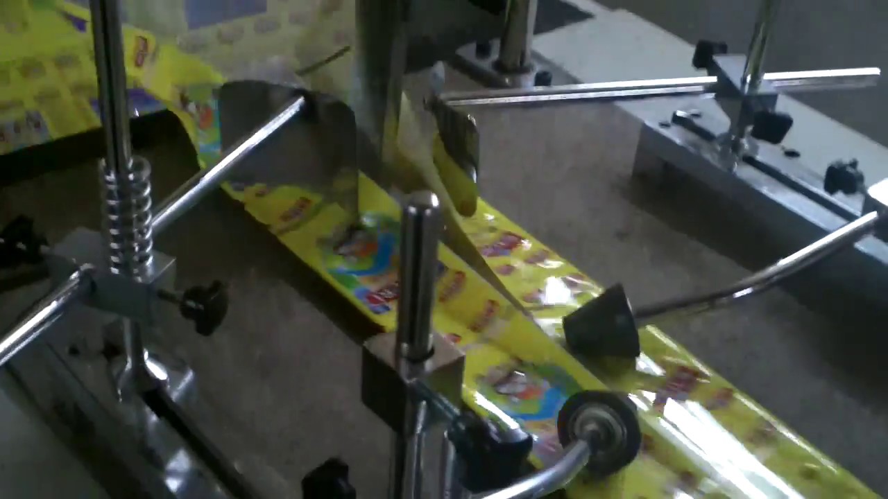 PVC label gluing machine