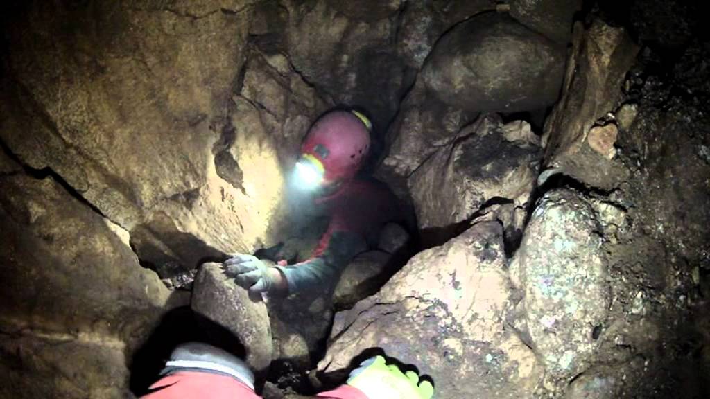Esplorazioni sotterranee in Codula di Luna