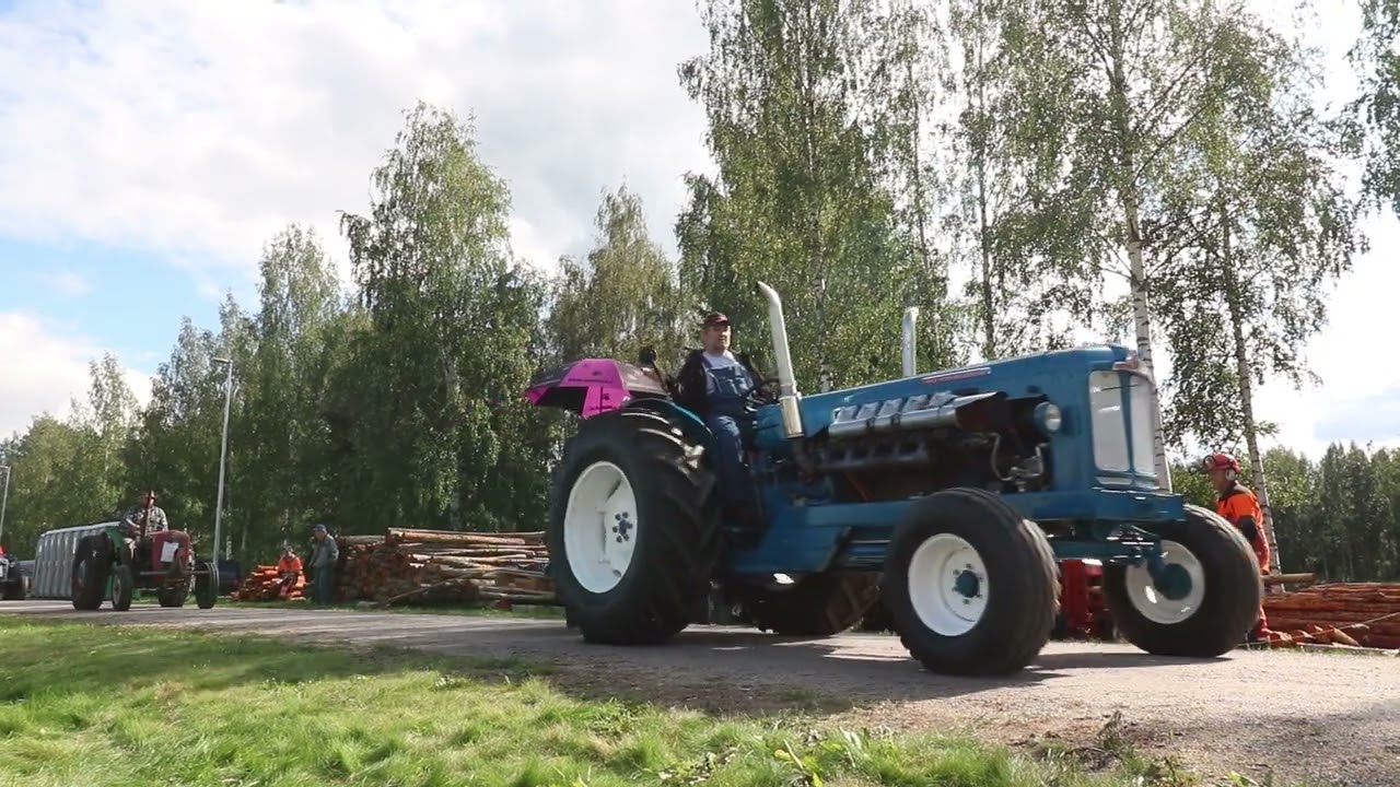 Rauta ja Petrooli 2023 - sunnuntain koneparaati