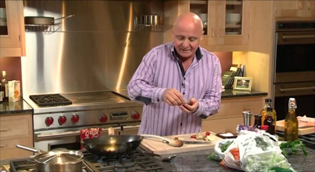 Aldo Zilli Cooks Chicken Stir Fry with Sub-Zero & Wolf