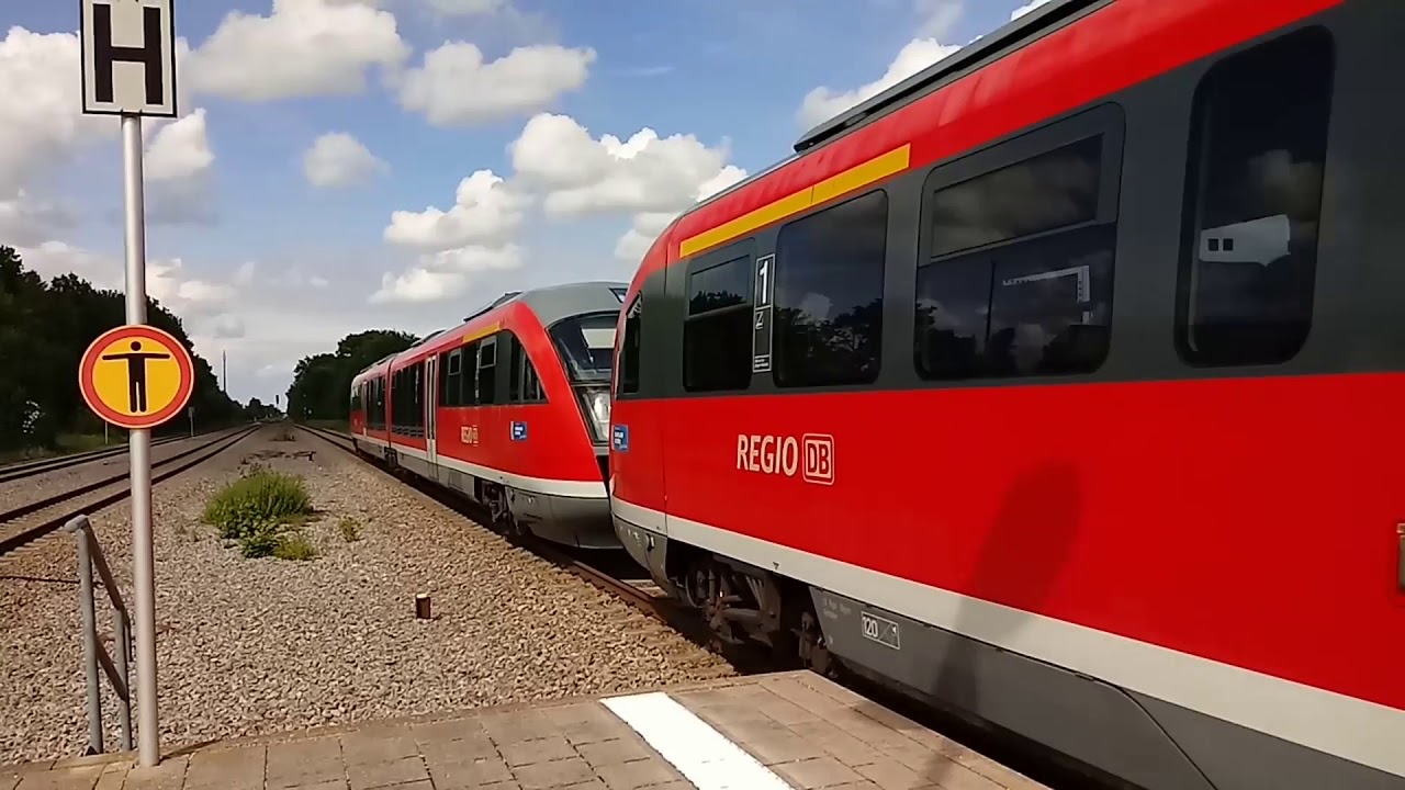 Zugverkehr in Schwabmünchen Bahnhof an einem sonnigen warmen Montag im Juni. Ua mit viel BRB