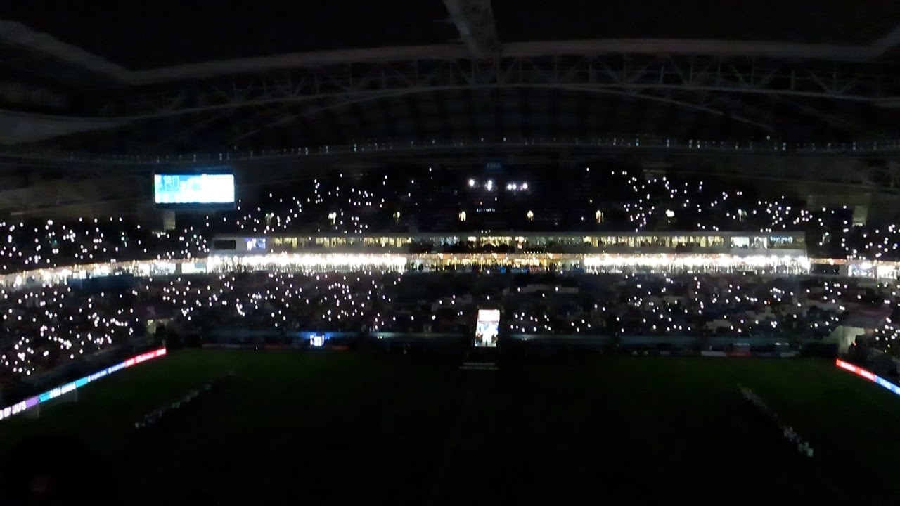 Entire stadium sings 