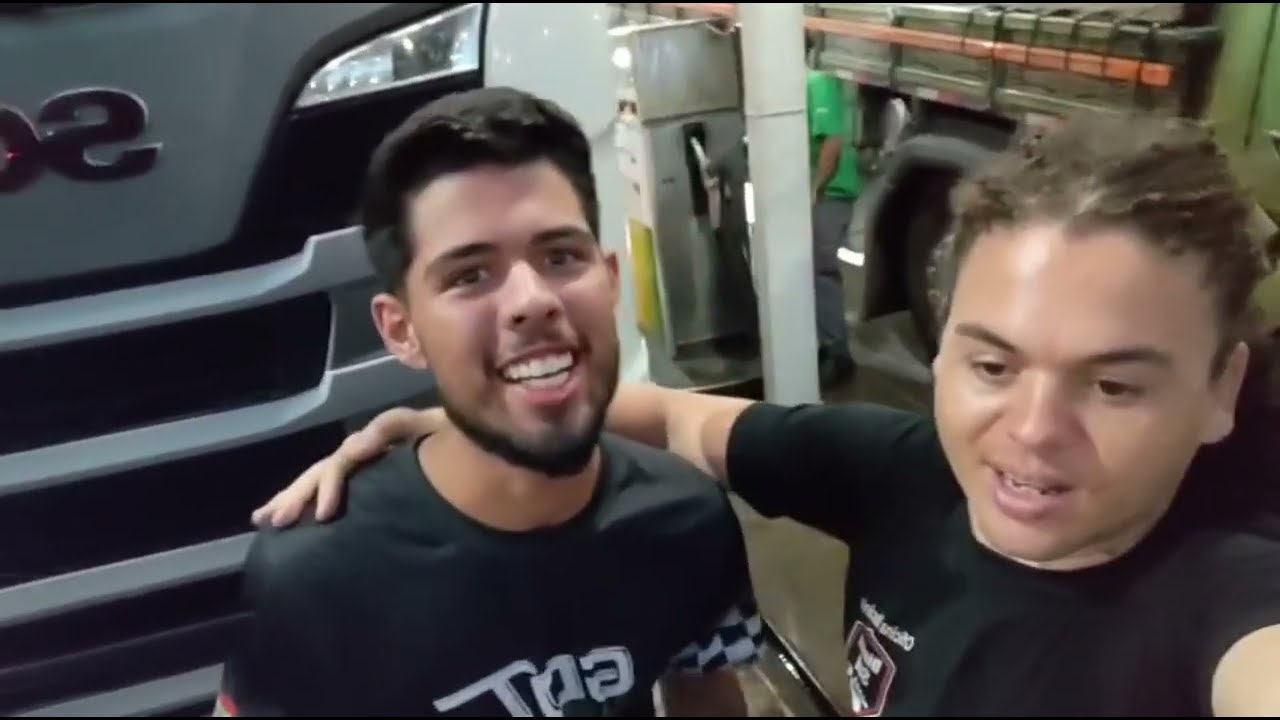 A REGIS E SUAS MUVUCAS
