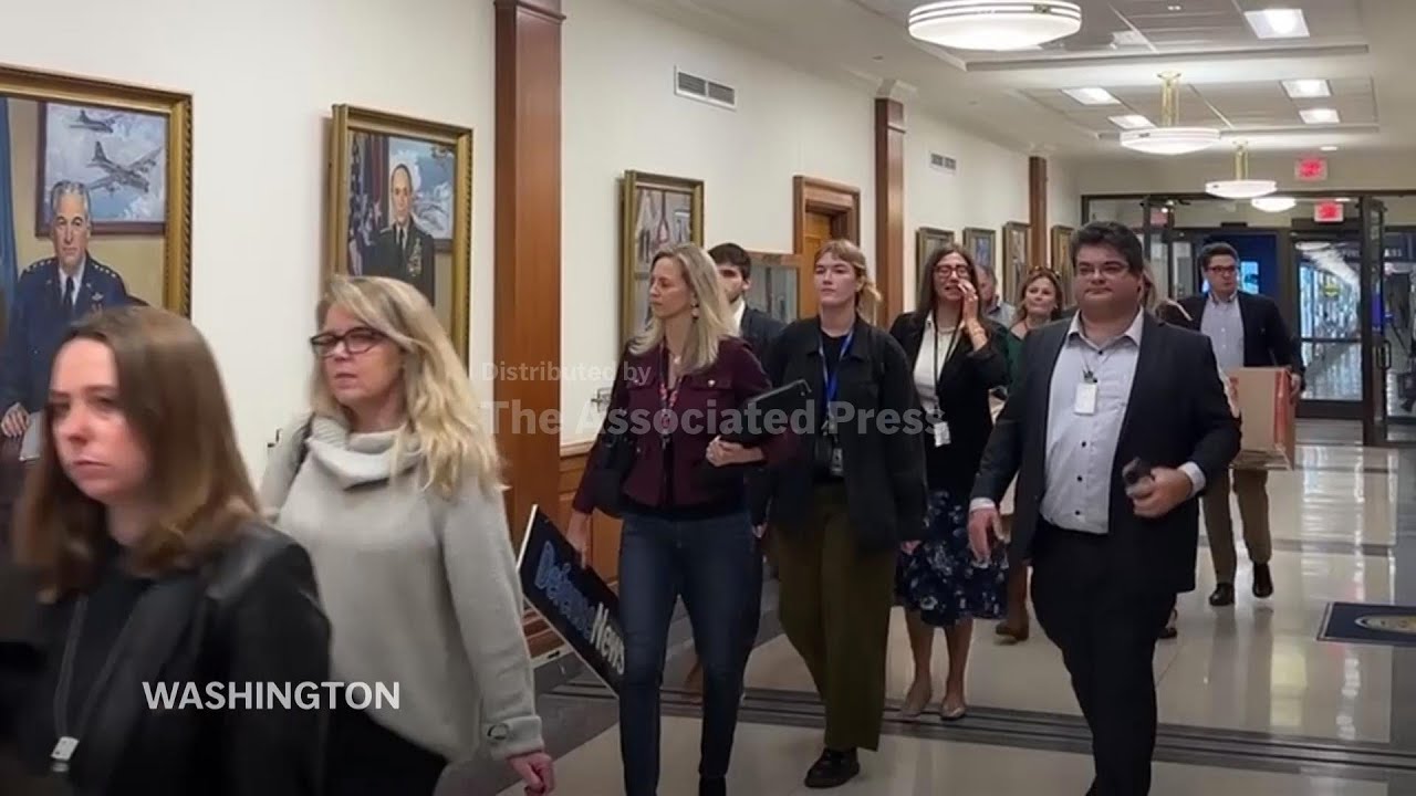 Journalists turn in access badges, exit Pentagon rather than agree to new reporting rules