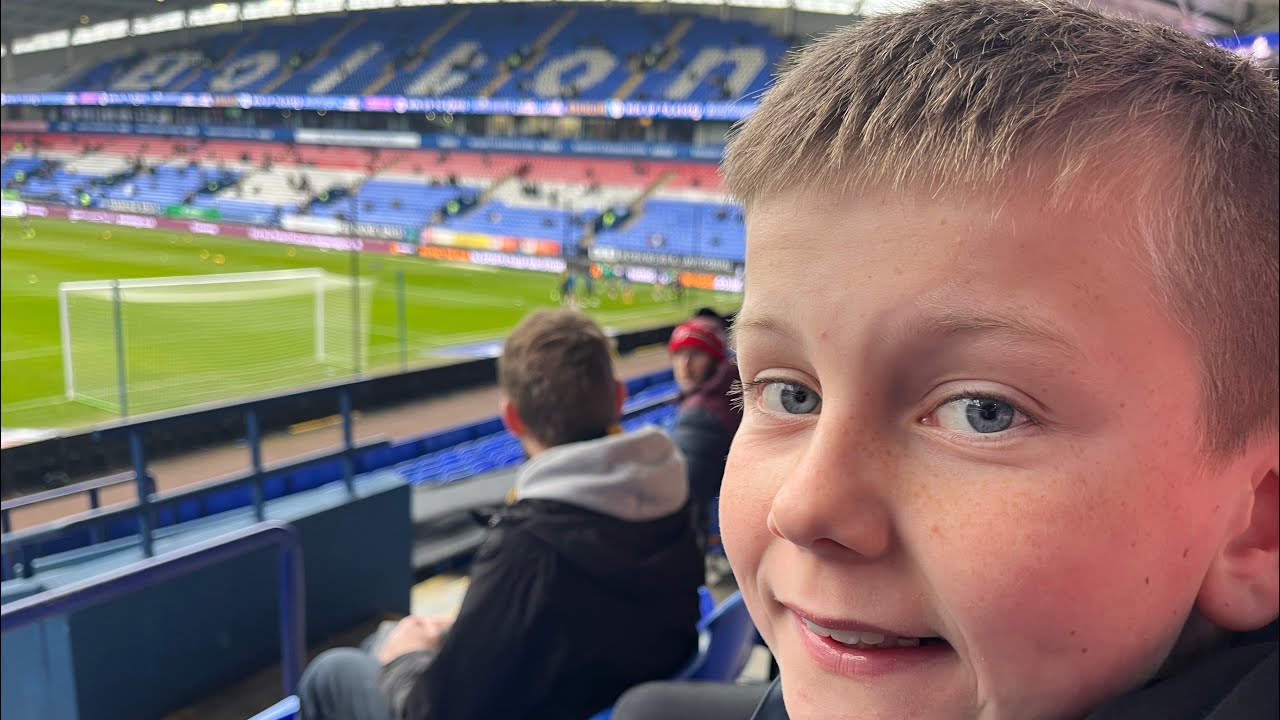 WE STAY AT BOLTON STADIUM HOTEL ⚽️ 🥅