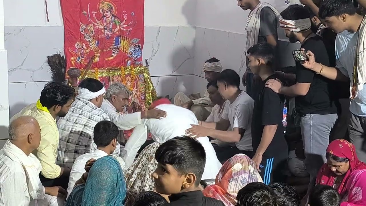 Baba ki mehar lete hue Bhagat ji जय लाला जयसिंह बाबा की 🙏🙏🙏🙏🙏🙏🙏🙏🙏🙏