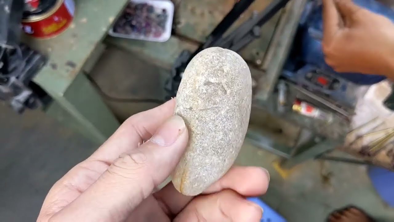 Bên trong viên Thạch Anh cuội có gì ?