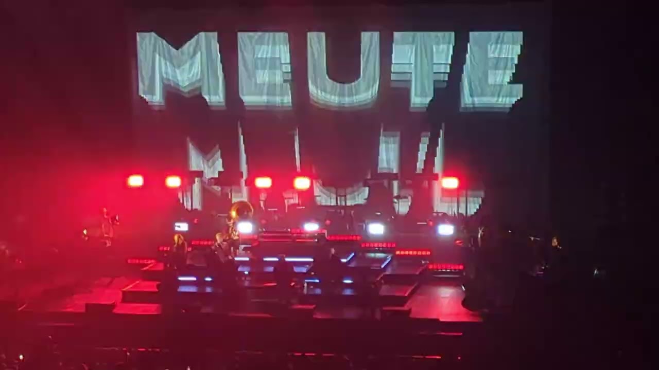 Meute - live at Forest National - Brussels Belgium 03/10/2025 @MEUTE 