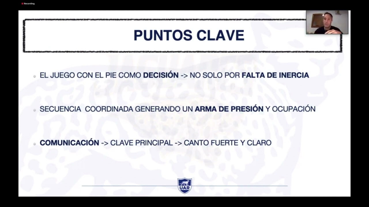 JUEGO CON EL PIE