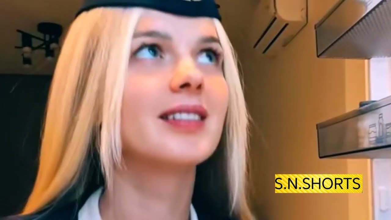 😍✈️ Inside the Elegant Lives of Flight Attendants #airhostess #Aria_in_sky 