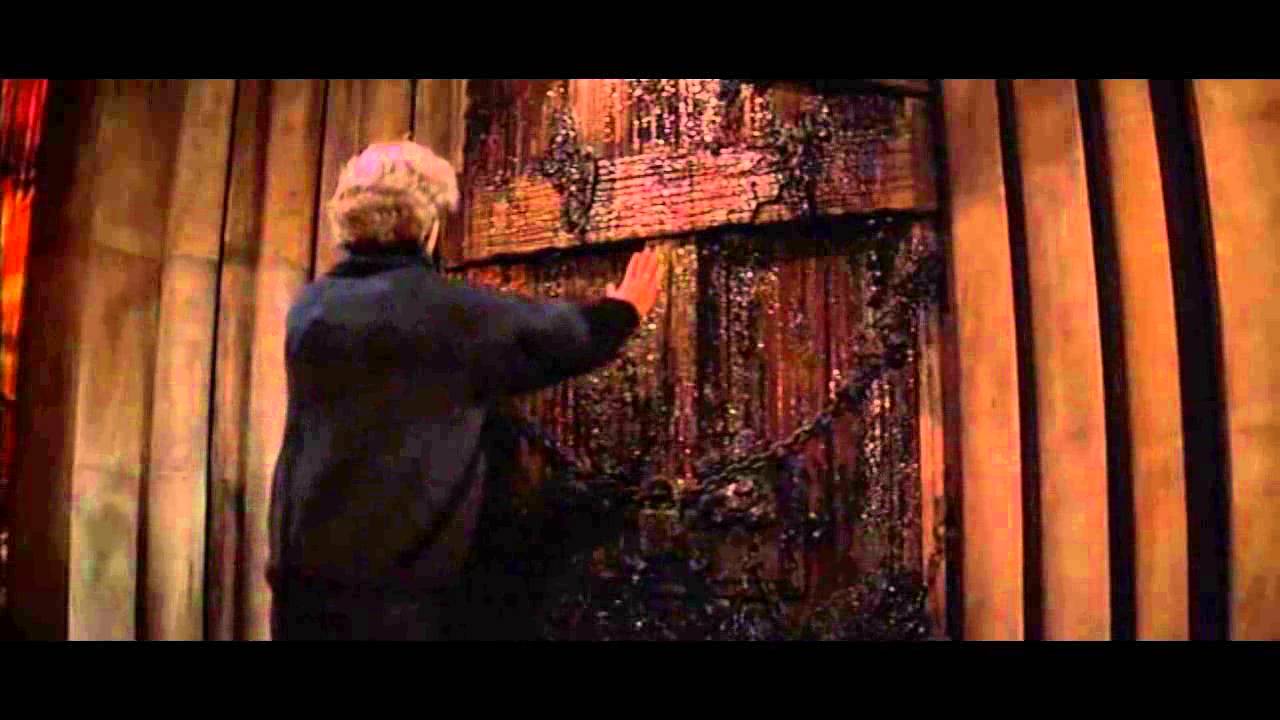 In The Mouth Of Madness scene - 