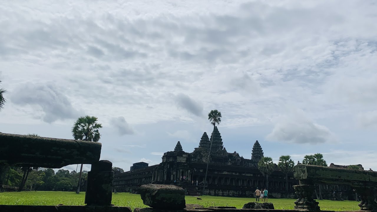 Sculpture at Angkor Wat Siem Reap Cambodia ❤️️#shorts