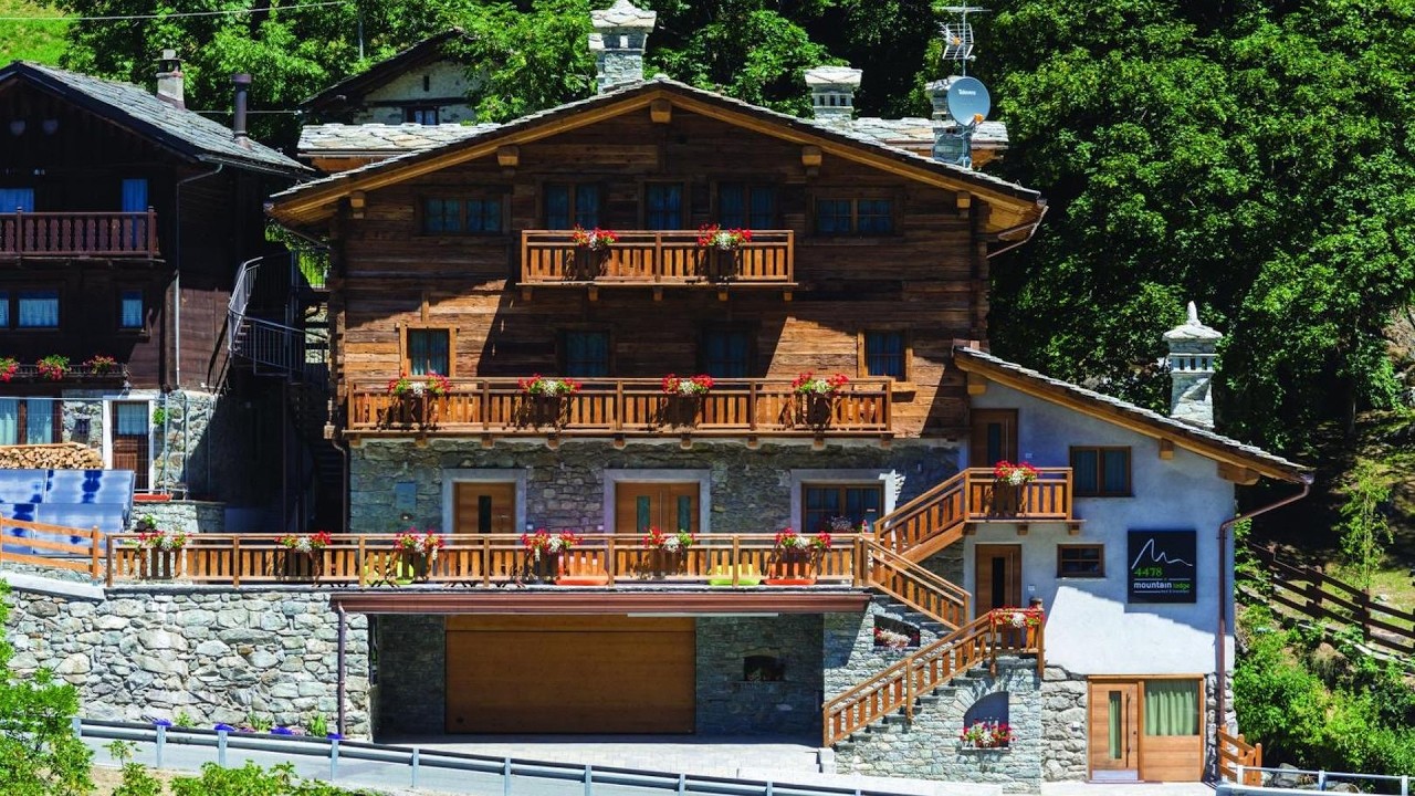 4478 Mountain Lodge | Valtournenche, Italy | Hotel Review 🛏️