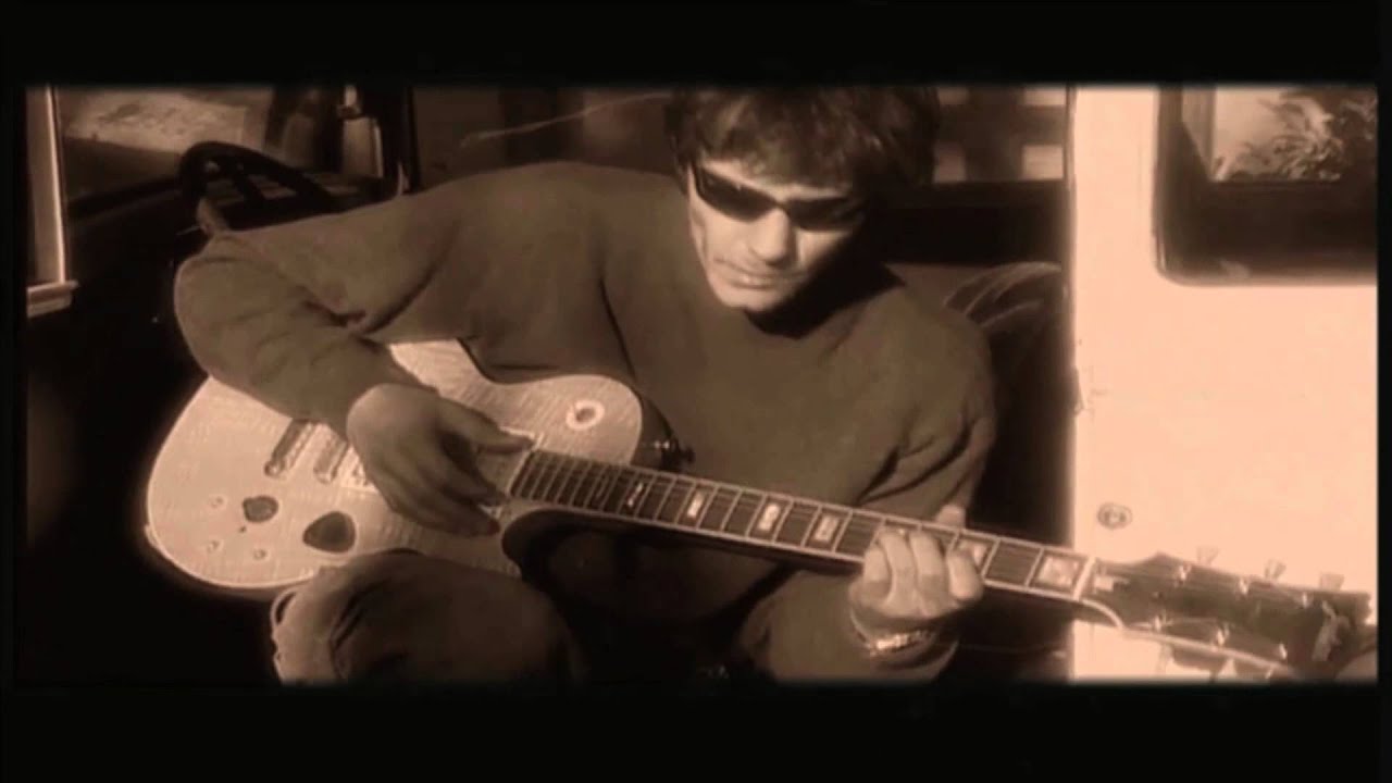 Antonio Vega. Tu voz entre otras mil - Clip 2