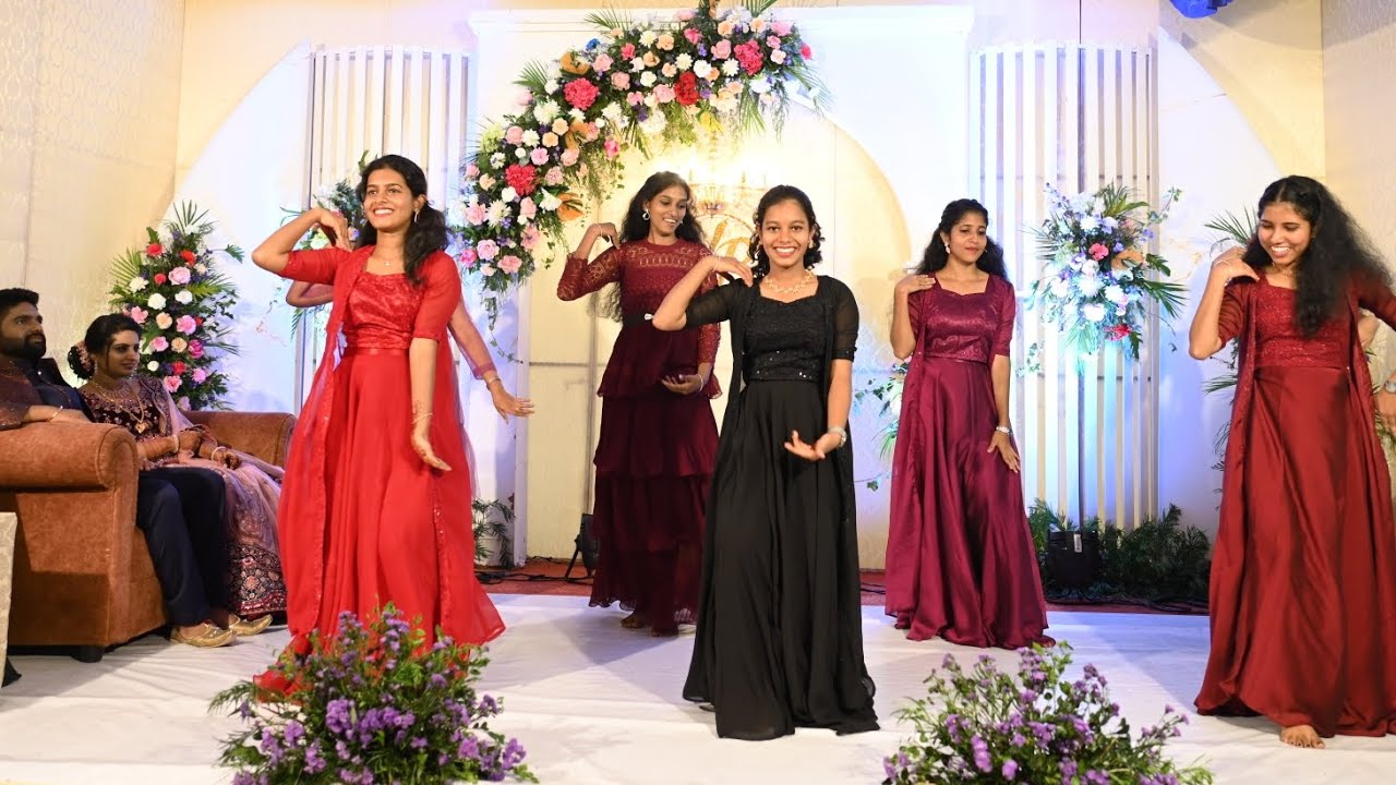 WEDDING DANCE PERFORMANCE BY SISTERS | VISHNUDEV PAVITHRA | CHEERANJI GIRLS | KERALA WEDDING