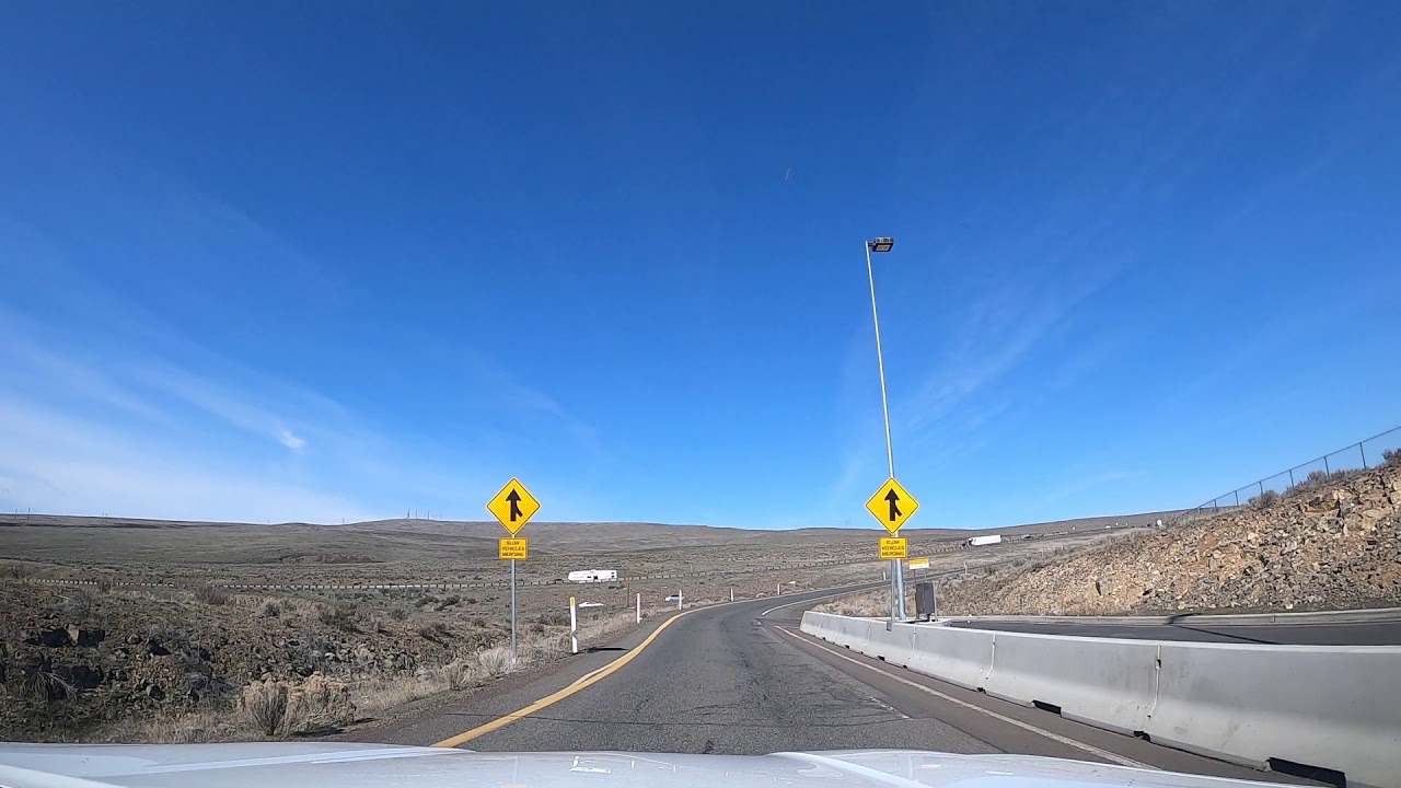 Driving from Yakima to Ellensburg, Washington