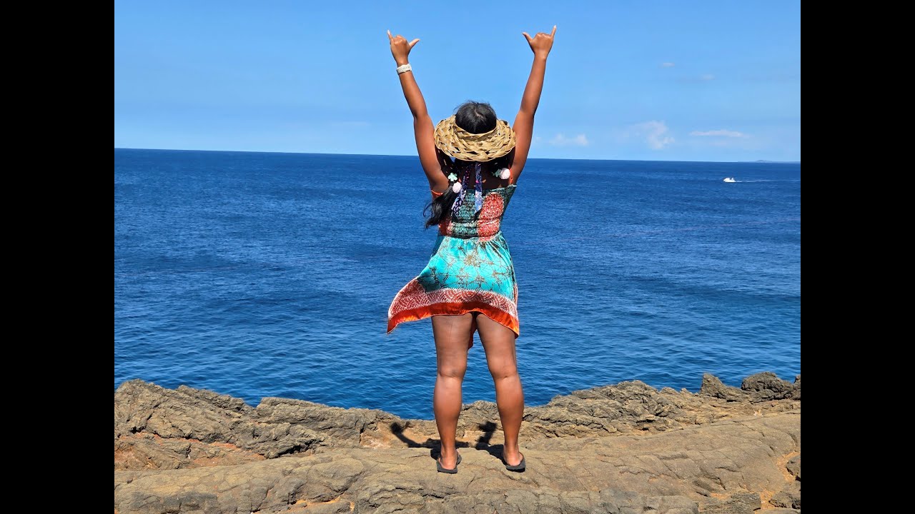 HAWAII SEA CAVES AND SOUTH POINT CLIFF JUMPS.
