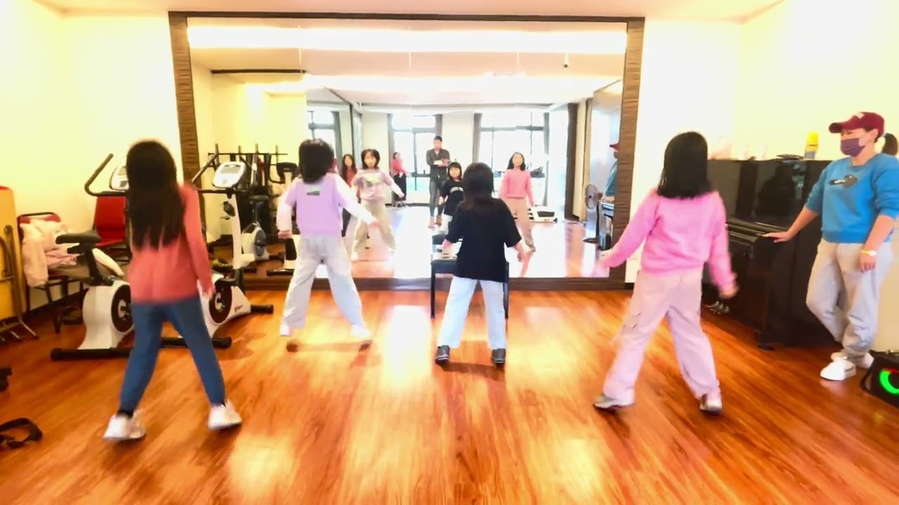 九德國小 三年五班，可馨舞蹈社