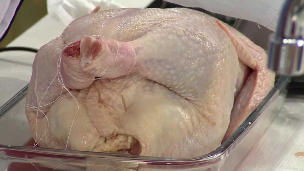 Aprenda a fazer um chester ao molho com farofa com a chef Carla Elage - Vida Melhor - 13/12/18
