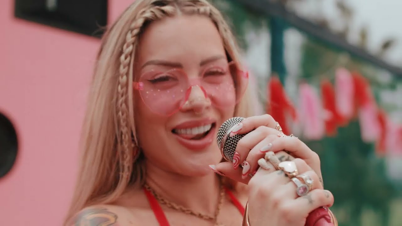 Leslie Shaw - Bombea Bombea(Video Oficial)