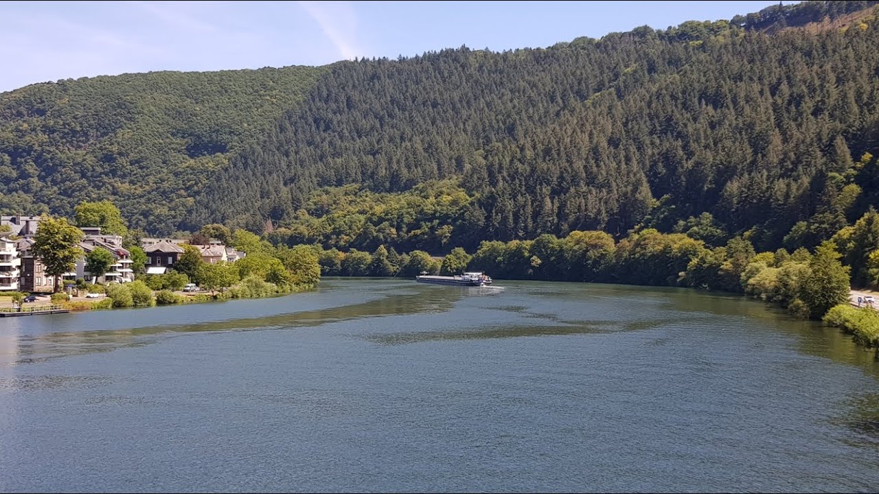 24 Km Fahrradtour von Bernkastel Kues nach Traben Trarbach an der Mosel entlang Mosel Ufer Strasse