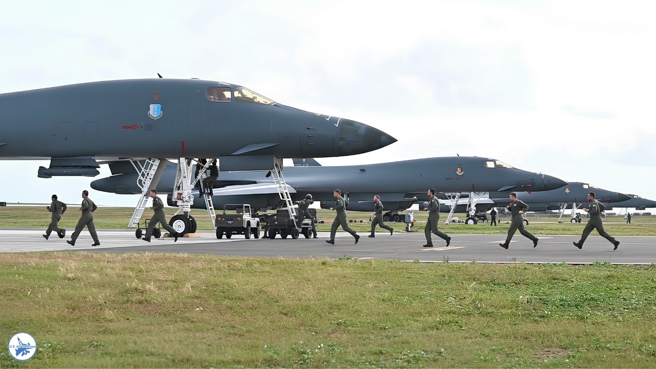 High Alert!! Female & Male Pilots of US B-1 Bombers Rush for Takeoff at Full Throttle