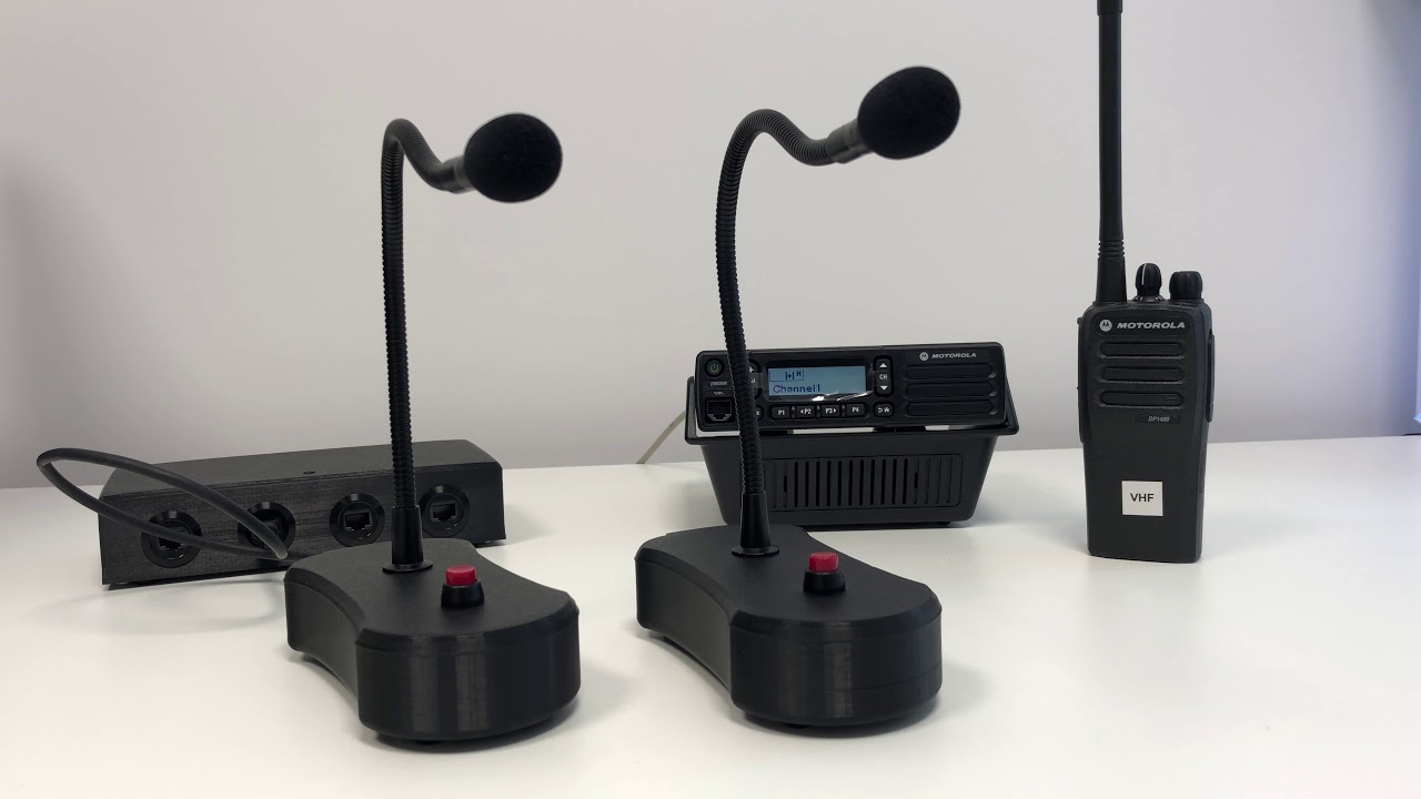 Uitbreidingsunit voor MotoTRBO portofoons, 4 microfoons op 1 mobilofoon