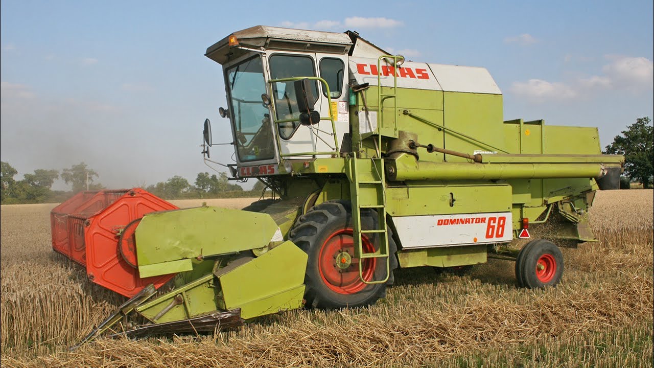 Classic 1987 Claas Dominator 68 combine | Harvesting winter wheat