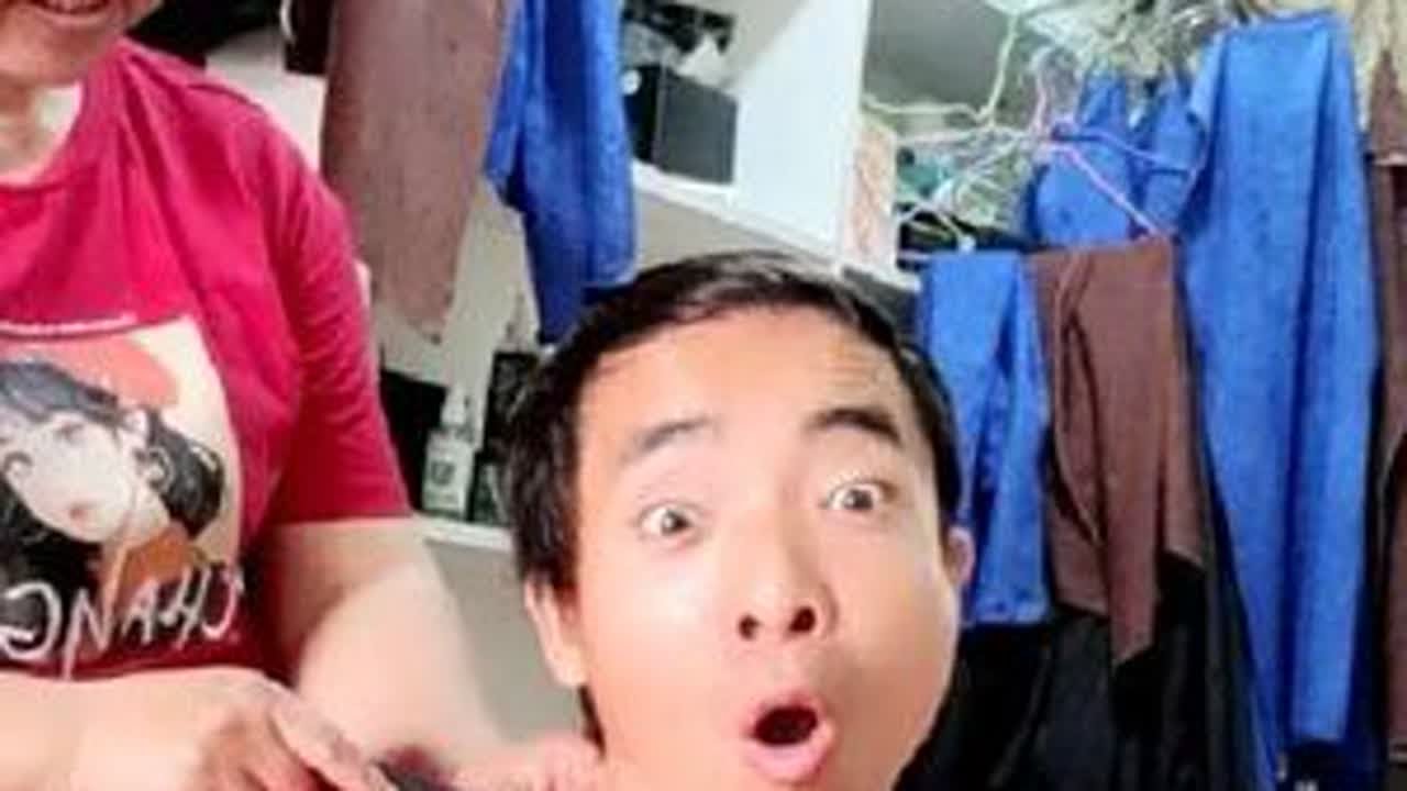 #生活   半天才来一个客人剪头，没想到是个日结大神，没给实力还跑路了