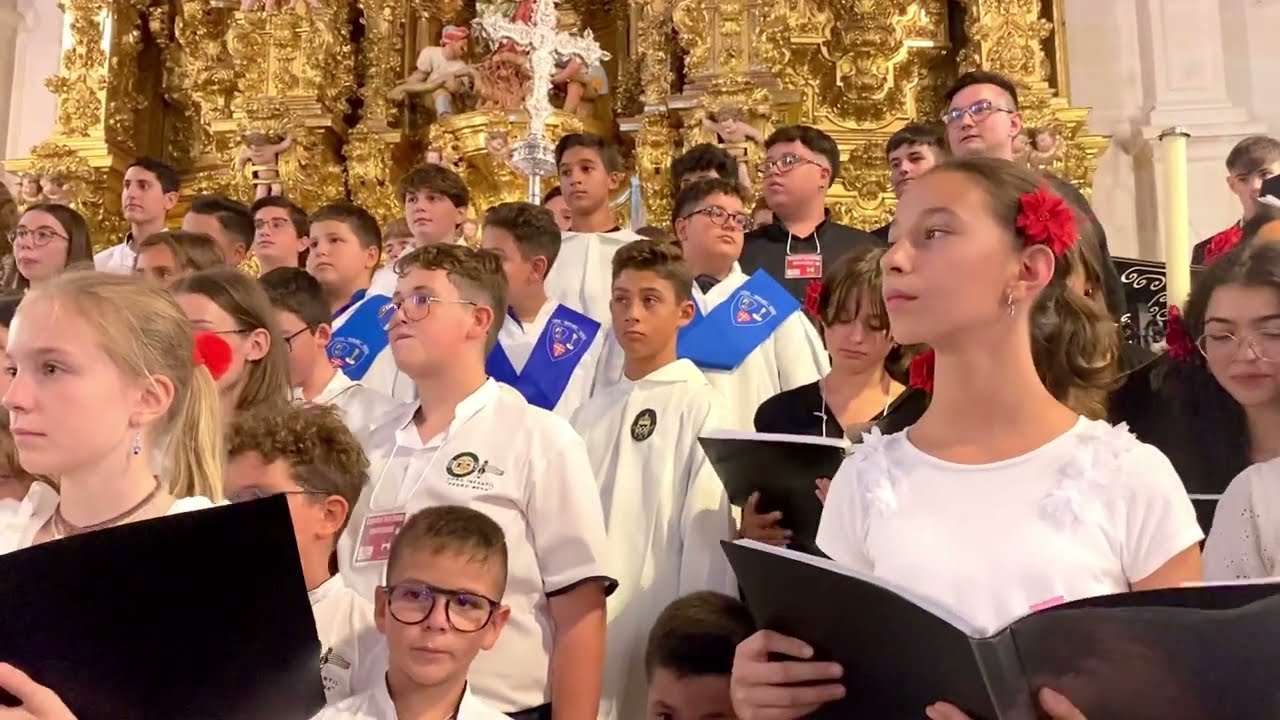 170 voces blancas “Mirericordia Domine con los Pueri Cantores  Catedral Burgos Emocionante