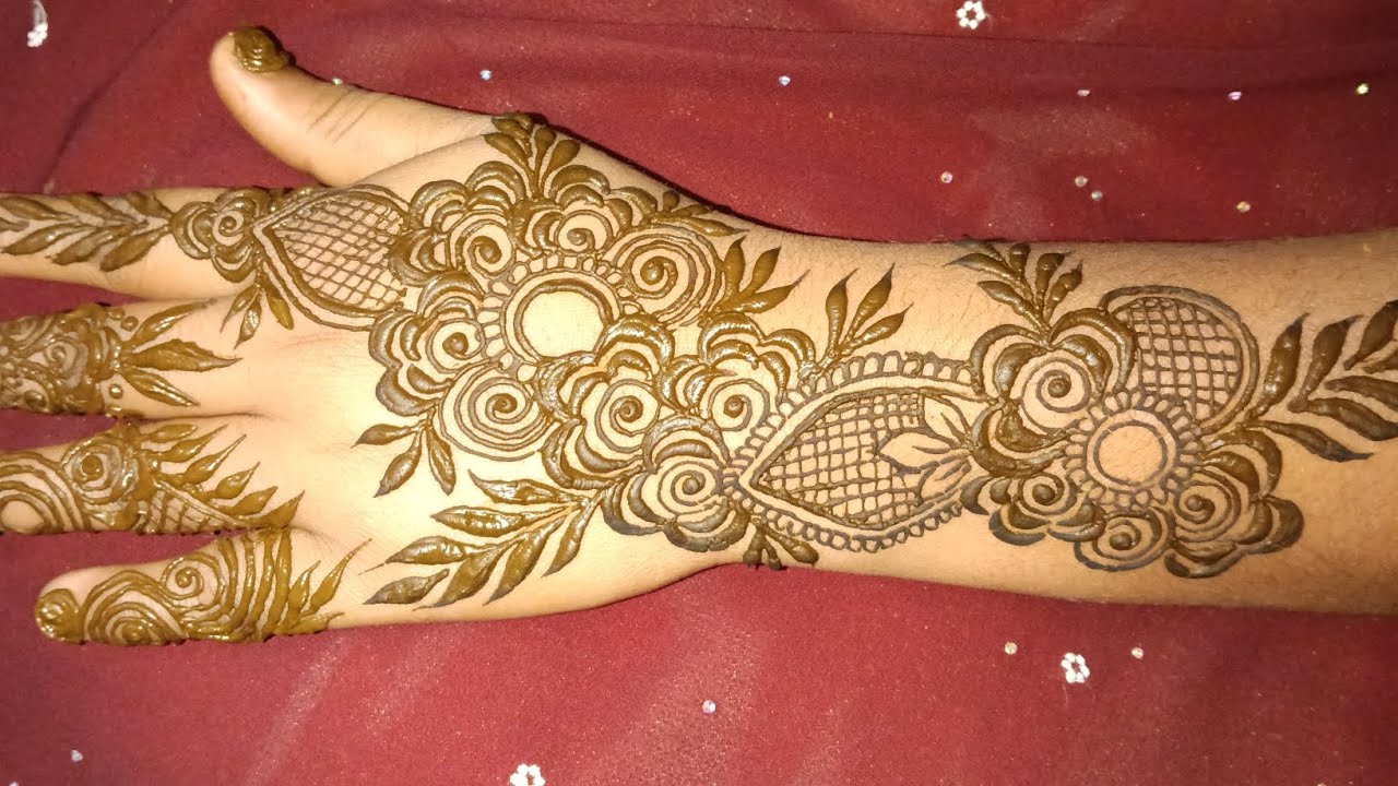Beautiful mehndi design 😘😘 