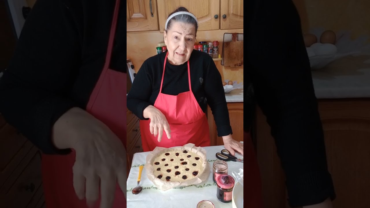 Innamoratevi tutti con questa prelibata tortina di ricotta, farina di mandorle e amarene sciroppate🥰
