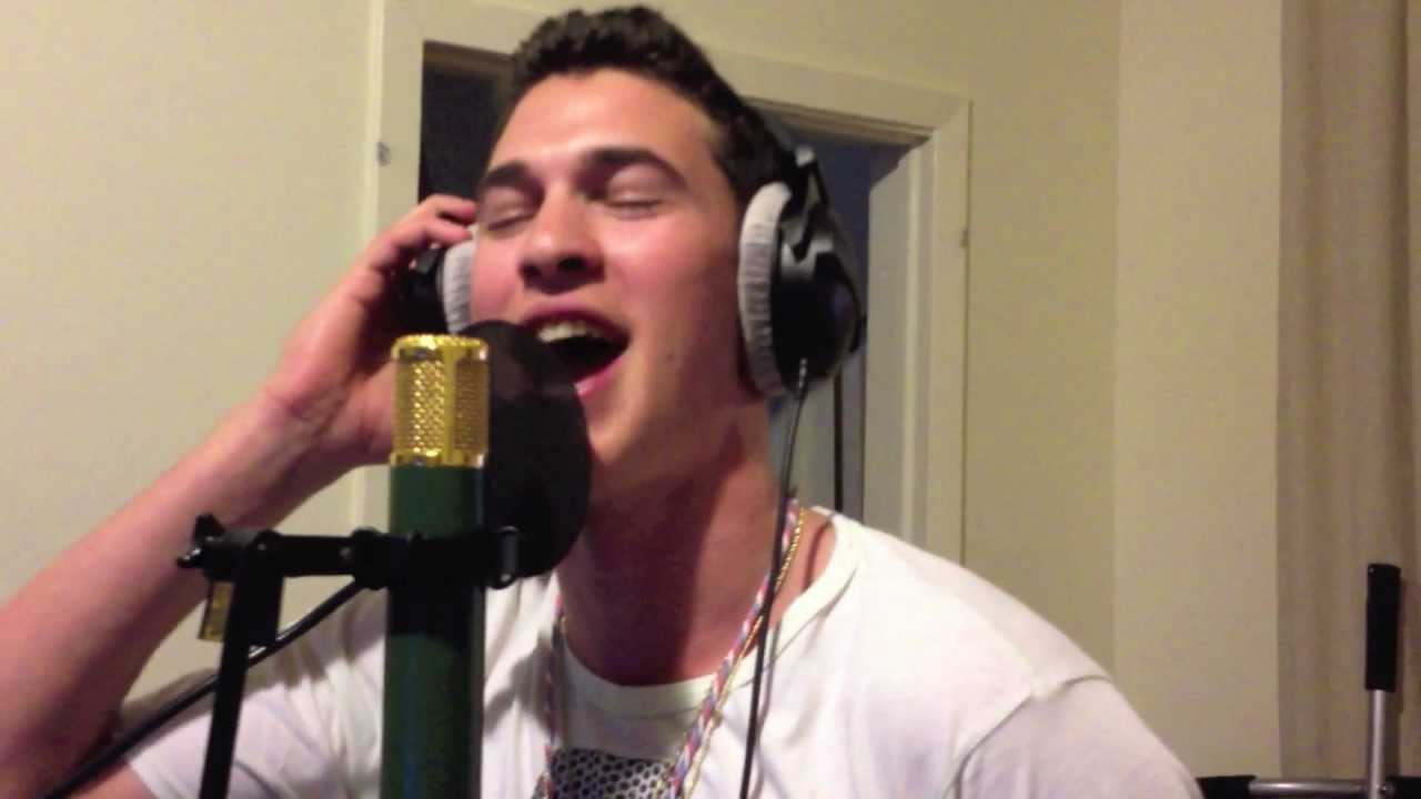 Timeflies Tuesday - Summer Girls