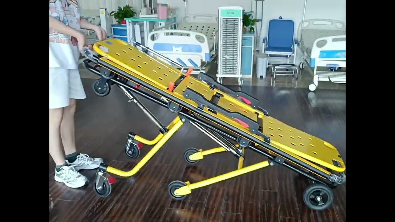 Medical automatic boarding transfer stretcher with brake-equipped silent universal wheels