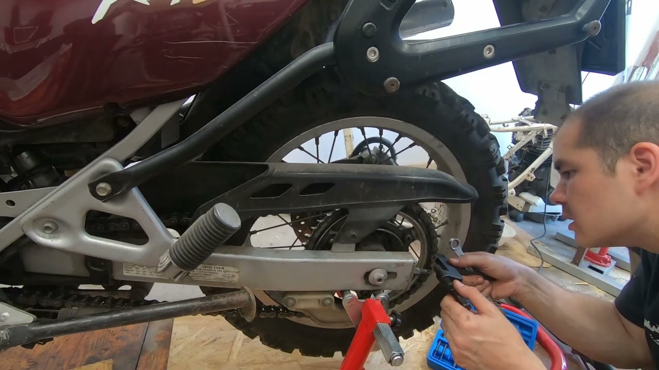 Honda Transalp 600V - Maintenance 3 of 3 (Sprocket change)