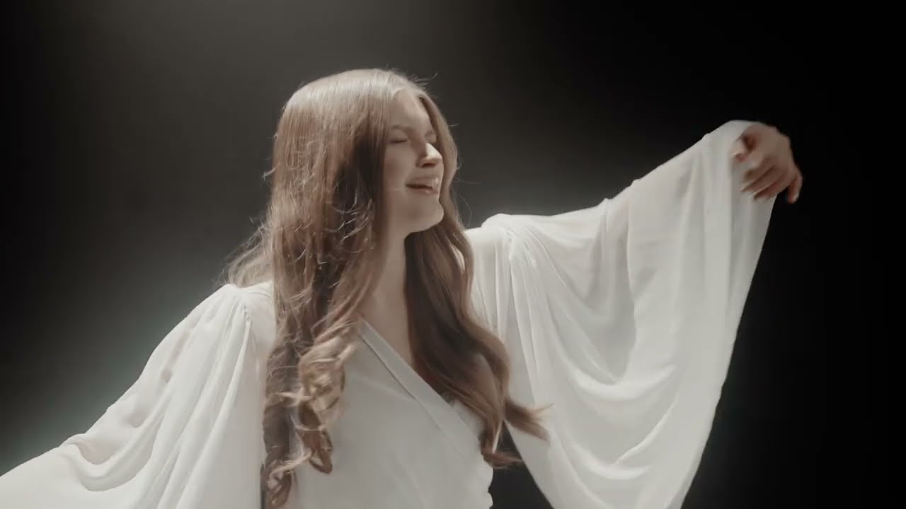 Sofia Scarlat - Noi [ Official Video ]