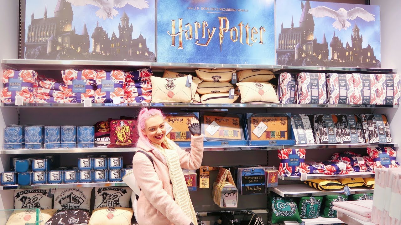 Shop With Me | Primark Harry Potter Christmas Gift Hunting!