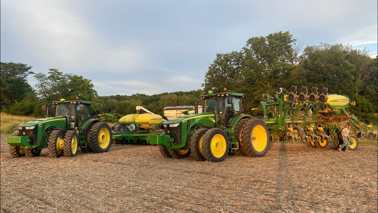 Посадка фасоли с помощью John Deere 8310R и сеялки 1795