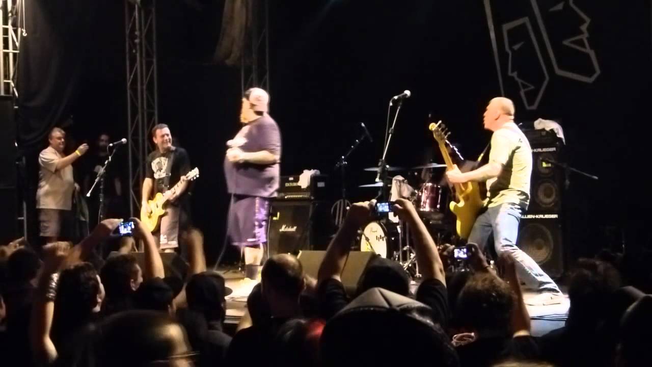 Ratos de Porão e CJ Ramone - Commando (Ramones) - HD