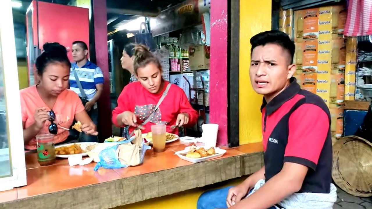 Comiendo en El MERCADO DE CHIMALTENANGO|Que Tan Mala o Buena Es?😋