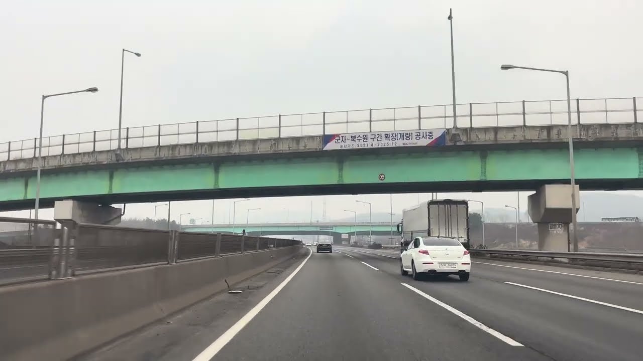 Tesla Model Y Drive 영동고속도로 인천 - 동군포 주행영상
