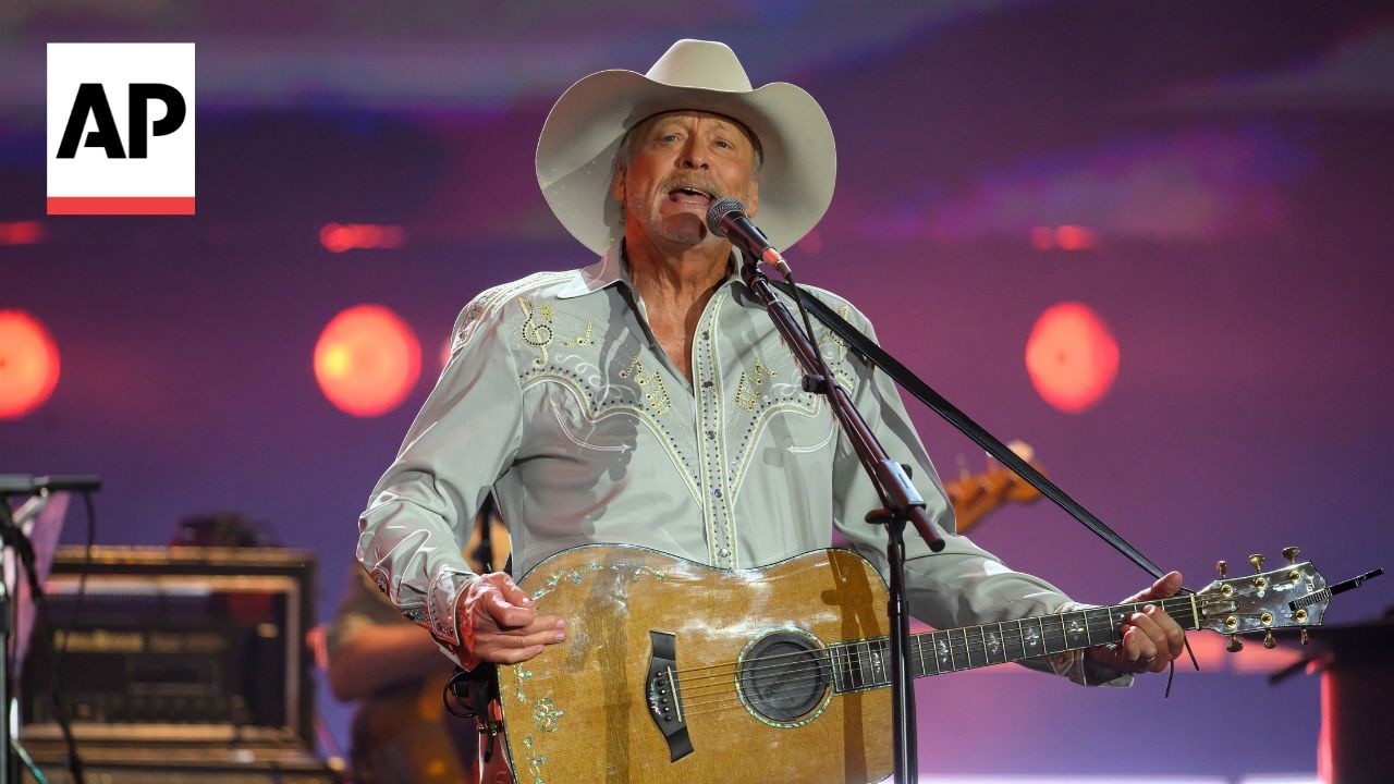 Luke Combs, Lainey Wilson and many more celebrate Alan Jackson at final concert