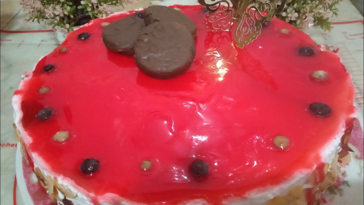 حلوى لذيذة بالكريمة بنكهة الفريز والمذاق ياسلام كذوووب في الفم