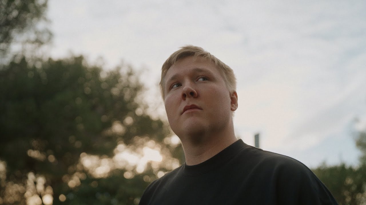 Emil Nielsen - Min egen vej | Official Trailer | TV 2 PLAY Documentary