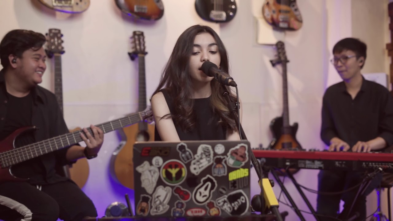 Killing Me Softly - Fugees (Live Session Cover) #BEFORESUNDAY x Ilima | Eps. 4