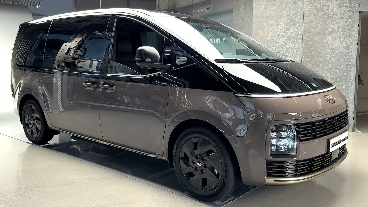 2026 Hyundai Staria Limousine Exterior and Interior Walkaround | Premium MPV!
