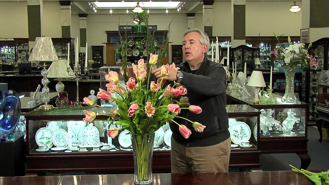 How To Create a Floral Arrangement  #flowerarrangement #howto #flowerdesign #homedecorideas