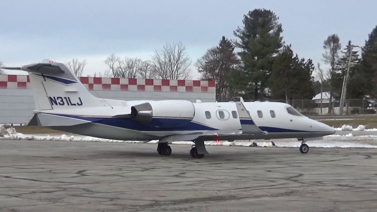 Lear 31A N31LJ Start up & take off from York Airport